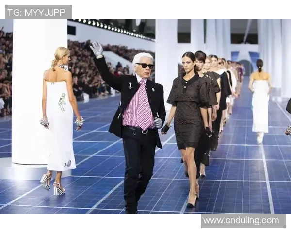 怀念已故足球巨星他们的传奇与影响力永存于世